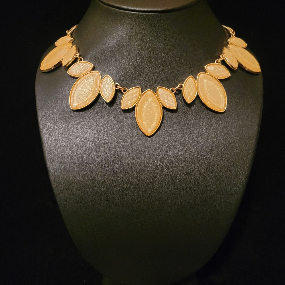 Estate Charming Charlie Champagne Shimmer Faceted Lucite Necklace